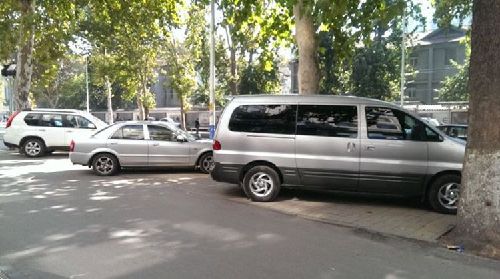 違章停車(chē)被拖壞，就該自認(rèn)倒霉？告訴車(chē)主如何獲得賠償